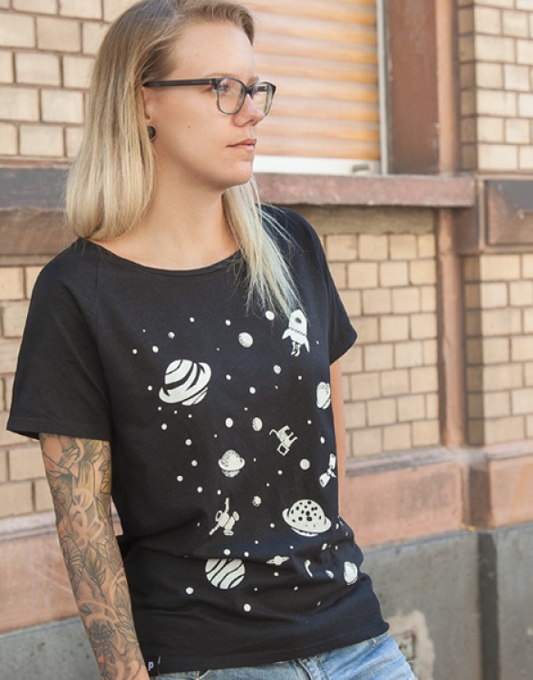 Lost in Space / Weltall - Fair gehandeltes Frauen T-Shirt - Slub Black