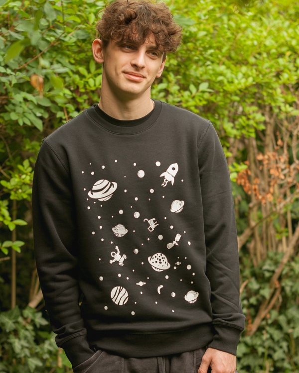 päfjes - Weltall mit Katze & Astronaut - Fair Wear Unisex Sweater - Schwarz