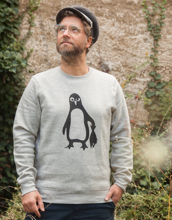päfjes - Pinguin Paul mit Fisch - Fair Wear Unisex Sweater - Heather Grey