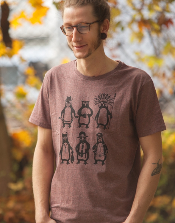 päfjes - YMCA Pinguine - Fair Wear Männer T-Shirt - DarkCranberry
