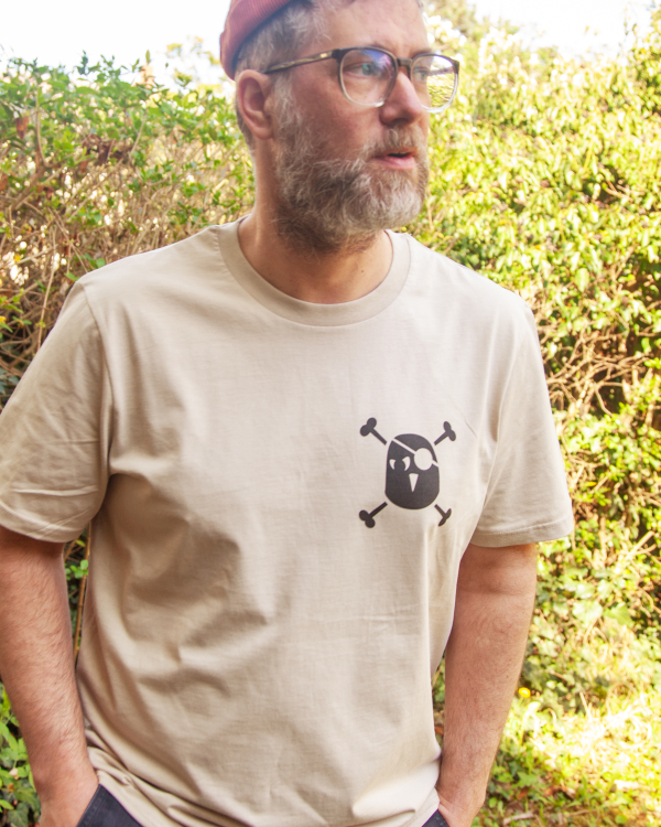 päfjes - Wanted Gesucht / Pinguin Pirat Paulo Rusticalo  - Fair Wear Unisex Männer Bio T-Shirt