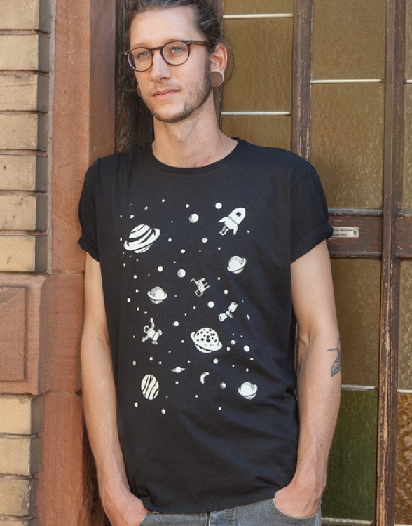 Lost in Space / Weltall - Fair Wear Männer T-Shirt - Black