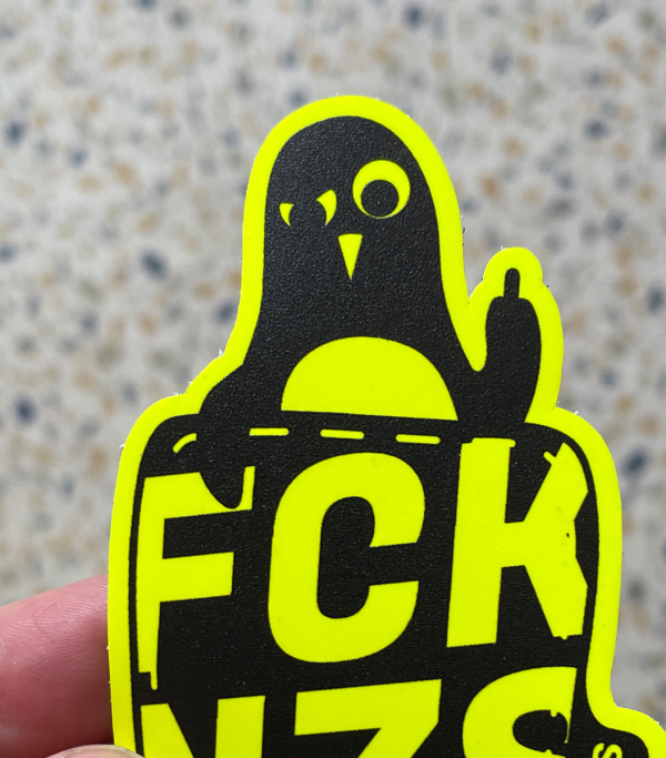 päfjes - Pinguin Paul mag keine Nzs - Neon Sticker
